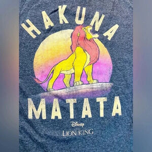 The Lion  King - Hakuna Matata Large T Shirt 🦁🐗